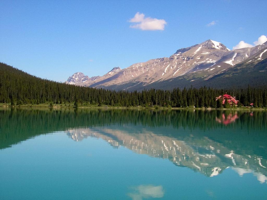 Num-Ti-Jah Lodge Lake Louise Exterior photo